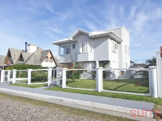 Excelente Sobrado em Atlântida: 3ª foto da galeria de imagens do imóvel