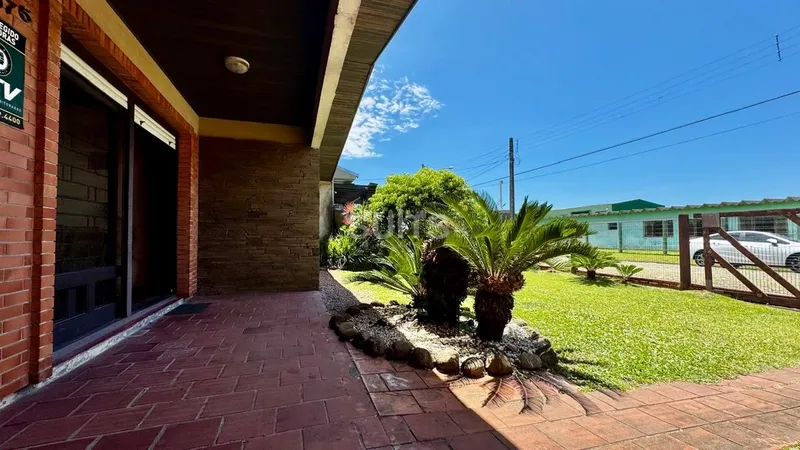 Excelente casa à venda no Centro de Xangri-lá: 5ª foto da galeria de imagens do imóvel