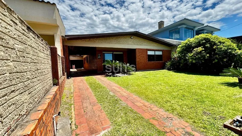 Excelente casa à venda no Centro de Xangri-lá: 2ª foto da galeria de imagens do imóvel