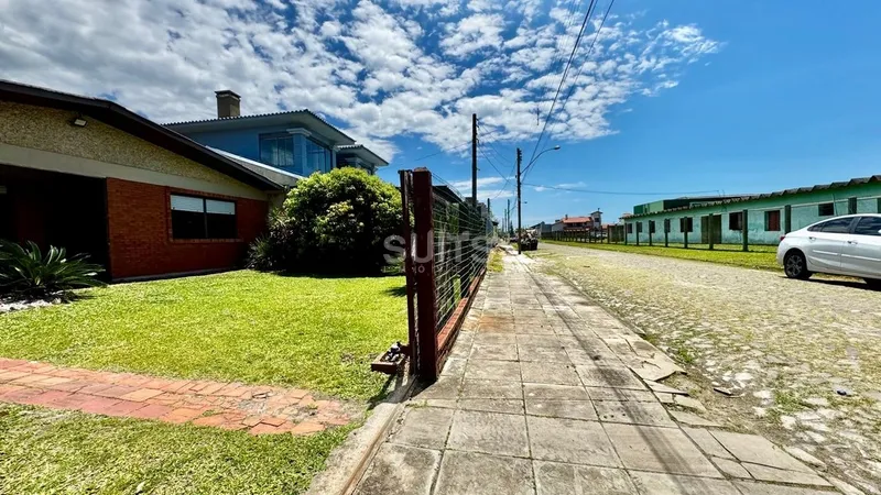 Excelente casa à venda no Centro de Xangri-lá: 3ª foto da galeria de imagens do imóvel