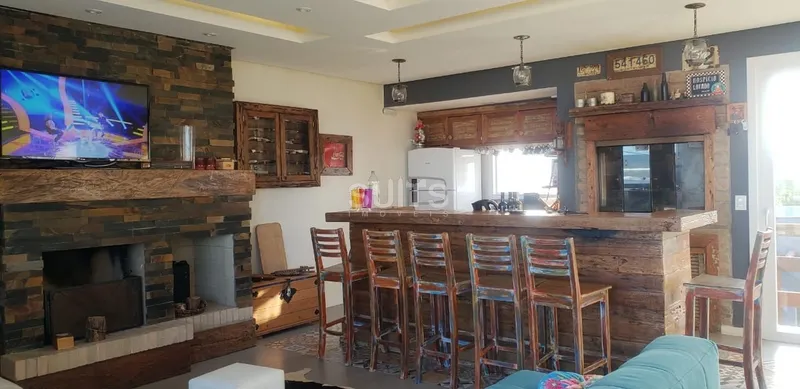 Lindo Sobrado Beira Mar em Atlântida Sul: 3ª foto da galeria de imagens do imóvel