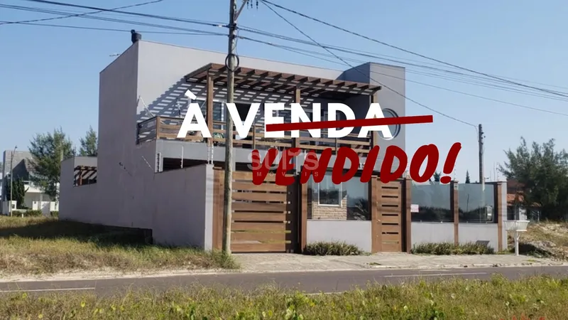 Lindo Sobrado Beira Mar em Atlântida Sul: 1ª foto da galeria de imagens do imóvel