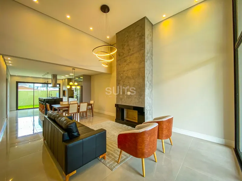 Linda casa à venda no condomínio Blue: 2ª foto da galeria de imagens do imóvel