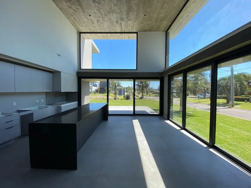 Excelente sobrado de frente para o lago no condomínio Acqualina: 6ª foto da galeria de imagens do imóvel