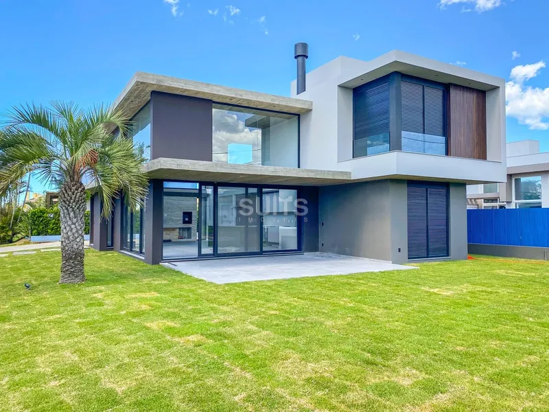 Excelente sobrado de frente para o lago no condomínio Acqualina: 1ª foto da galeria de imagens do imóvel