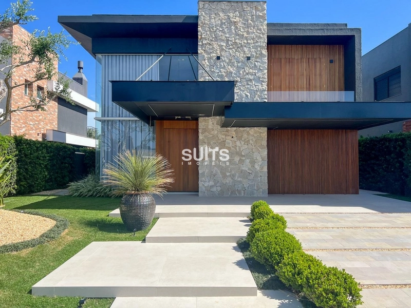 Excelente sobrado beira lago no condomínio Malibu: 3ª foto da galeria de imagens do imóvel