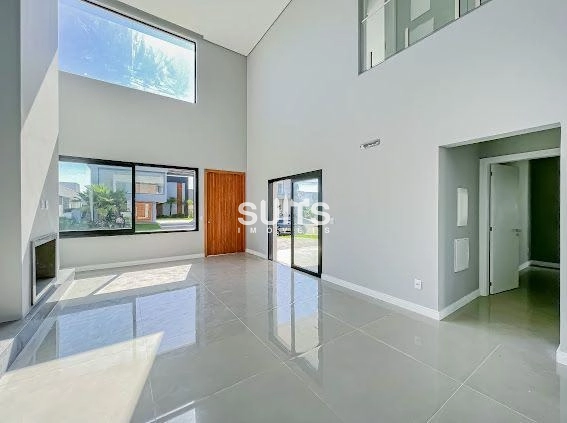 Excelente sobrado à venda no condomínio Dubai em Capão da Canoa: 3ª foto da galeria de imagens do imóvel