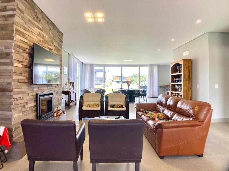 Magnífico sobrado à venda no condomínio Villaggio em Atlântida: 7ª foto da galeria de imagens do imóvel