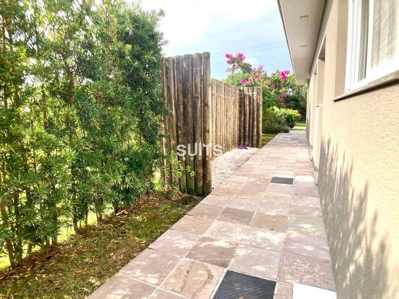 Magnífico sobrado à venda no condomínio Villaggio em Atlântida: 36ª foto da galeria de imagens do imóvel