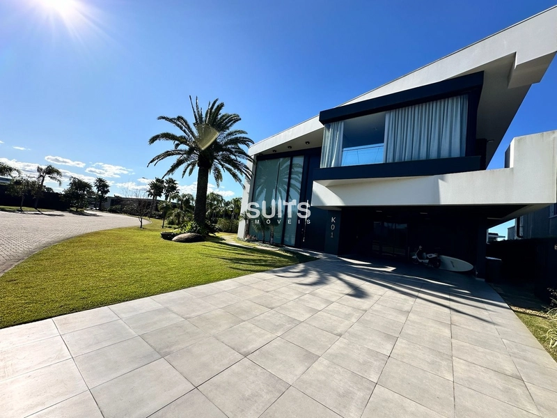 Mansão beira lago mobiliada e decorada: 2ª foto da galeria de imagens do imóvel