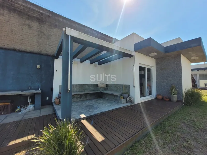 Ótima casa à poucos metros do mar na praia de Rainha do Mar: 4ª foto da galeria de imagens do imóvel