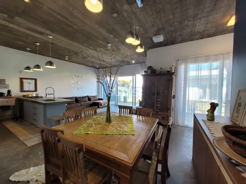 Ótima casa à poucos metros do mar na praia de Rainha do Mar: 9ª foto da galeria de imagens do imóvel