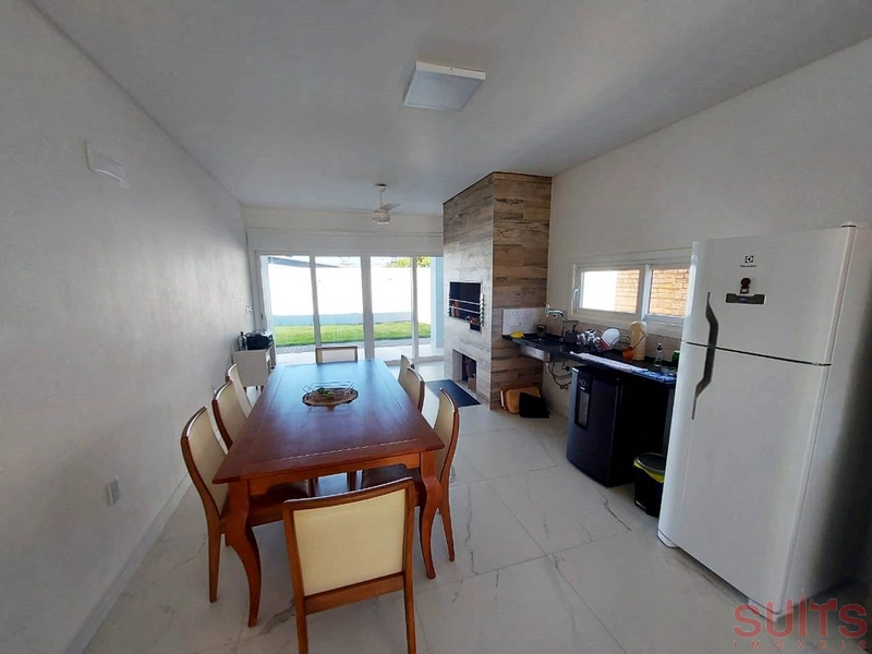 Excelente casa à venda no Centro de Xangri-Lá: 8ª foto da galeria de imagens do imóvel