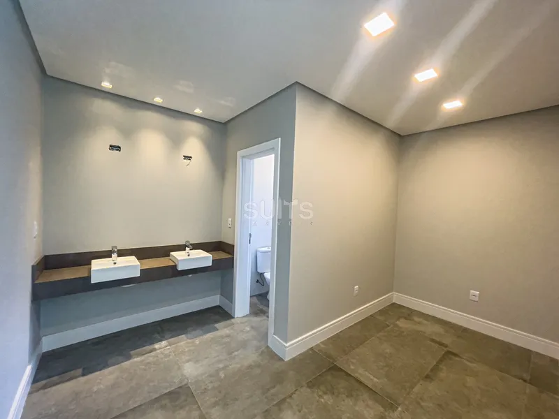 Belíssima casa no condomínio Villaggio Atlântida: 24ª foto da galeria de imagens do imóvel