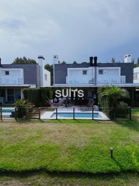 Sobrado beira lago, mobiliado e decorado, condomínio Rossi Atântida: 30ª foto da galeria de imagens do imóvel