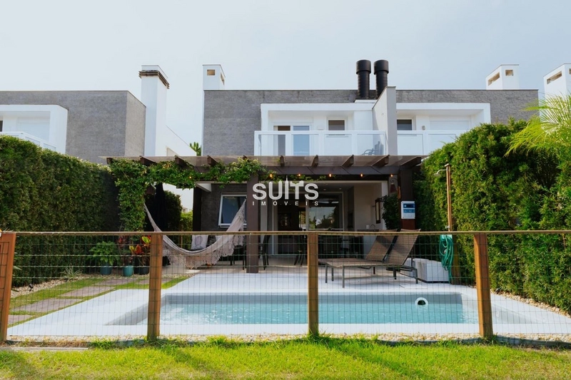 Sobrado beira lago, mobiliado e decorado, condomínio Rossi Atântida: 31ª foto da galeria de imagens do imóvel