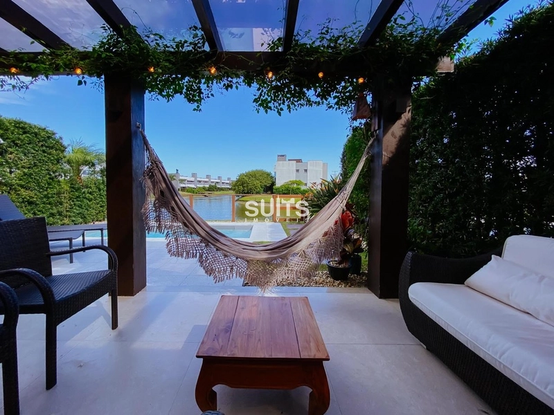 Sobrado beira lago, mobiliado e decorado, condomínio Rossi Atântida: 10ª foto da galeria de imagens do imóvel