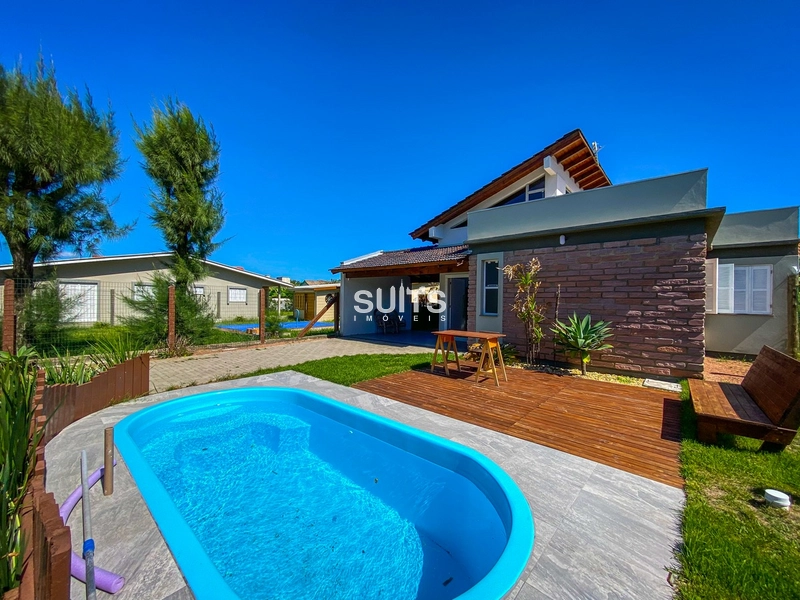 Belíssima casa a 01 quadra do mar no Centro de Xangri-Lá: 2ª foto da galeria de imagens do imóvel