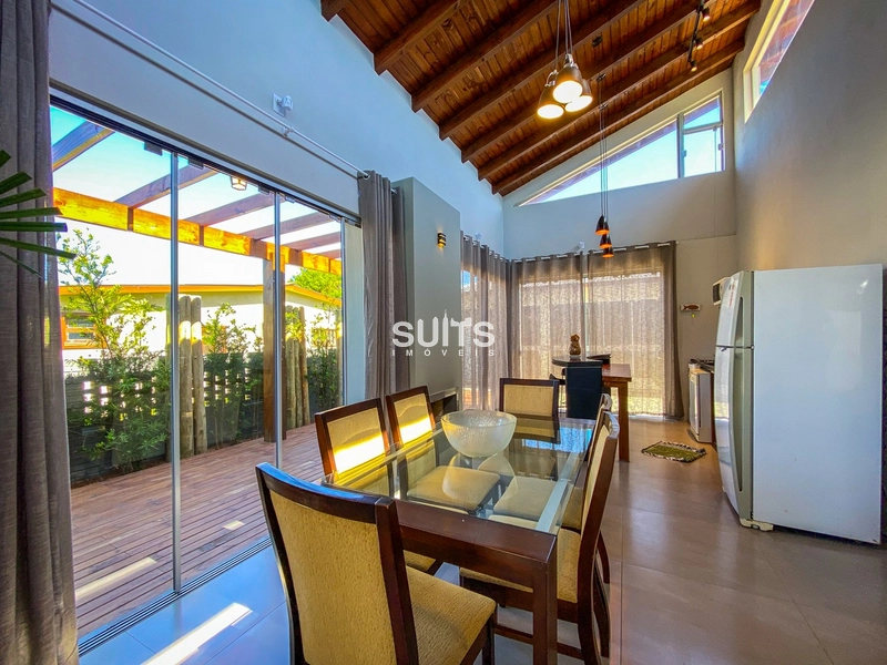 Belíssima casa a 01 quadra do mar no Centro de Xangri-Lá: 8ª foto da galeria de imagens do imóvel