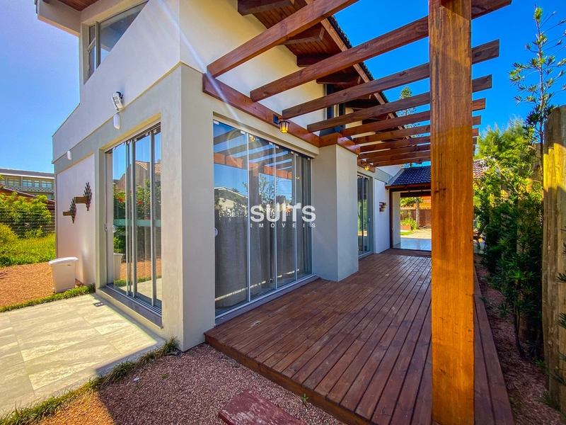 Belíssima casa a 01 quadra do mar no Centro de Xangri-Lá: 12ª foto da galeria de imagens do imóvel