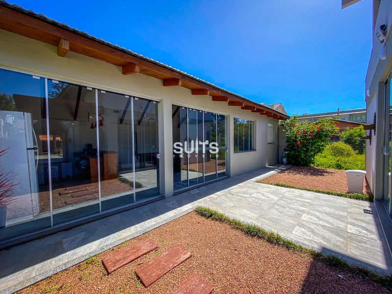 Belíssima casa a 01 quadra do mar no Centro de Xangri-Lá: 13ª foto da galeria de imagens do imóvel