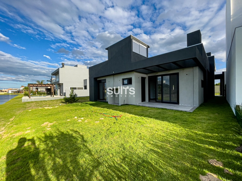 Incrível casa com linda vista para o lago no condomínio Riviera: 13ª foto da galeria de imagens do imóvel