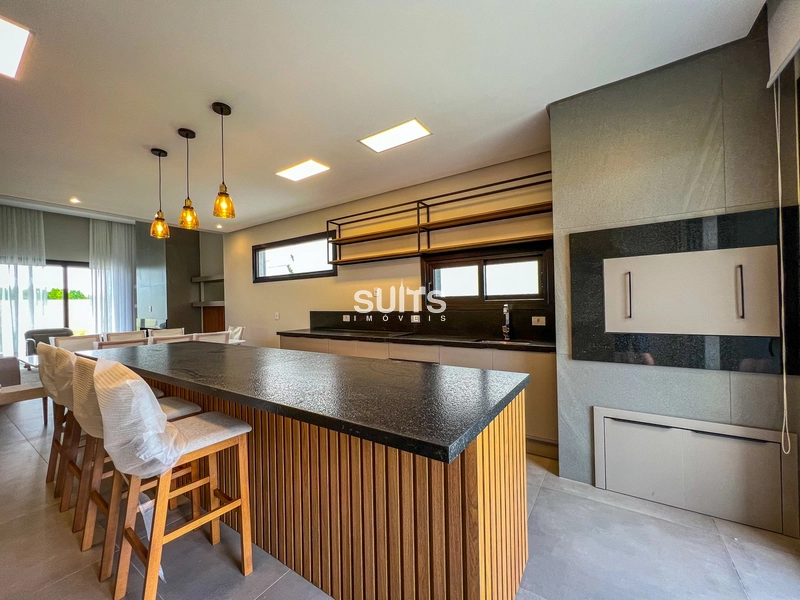 Incrível casa com linda vista para o lago no condomínio Riviera: 10ª foto da galeria de imagens do imóvel