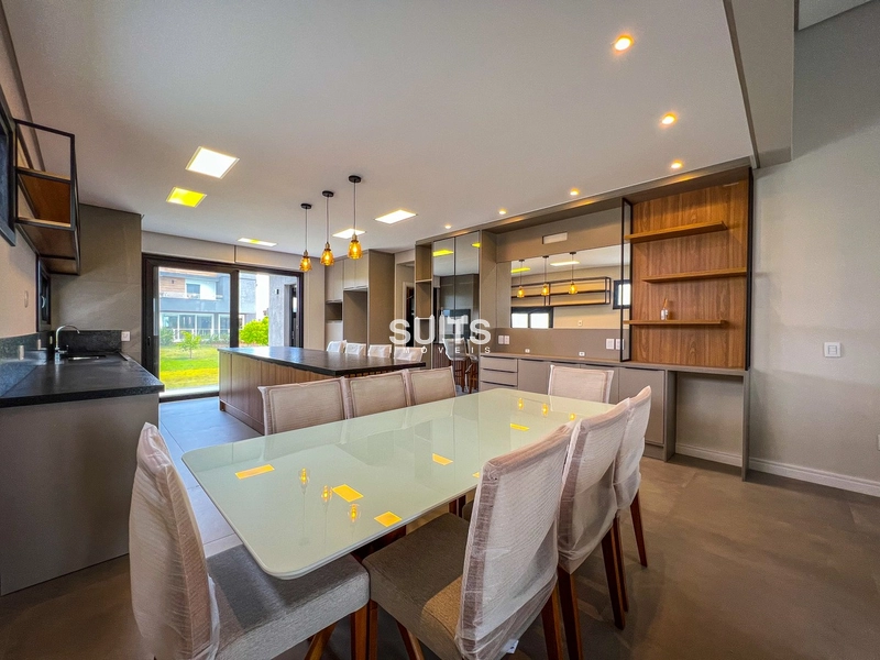 Incrível casa com linda vista para o lago no condomínio Riviera: 7ª foto da galeria de imagens do imóvel