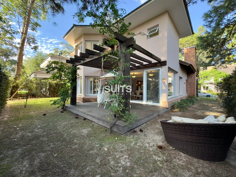 Oportunidade, sobrado à venda no condomínio Carmel em Atlântida: 10ª foto da galeria de imagens do imóvel