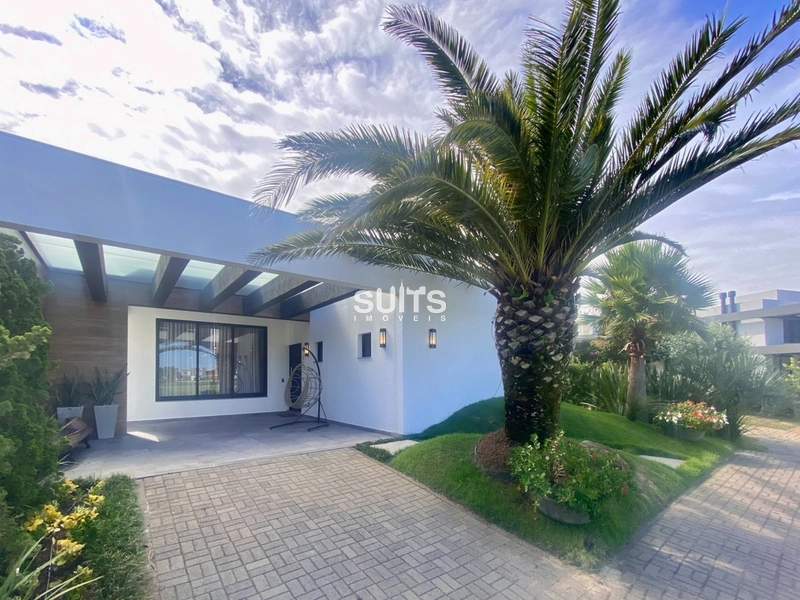 Excelente casa na beira do lago do Condomínio Sea Coast: 1ª foto da galeria de imagens do imóvel