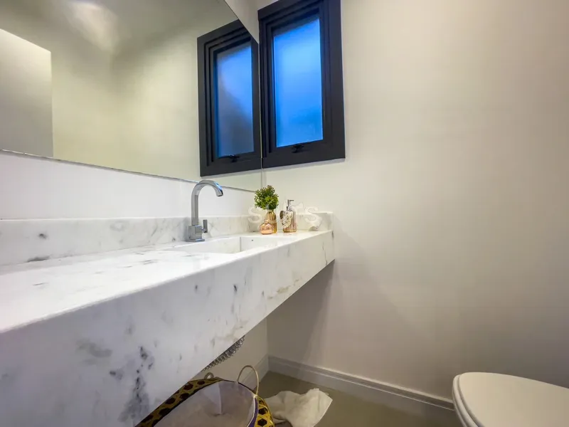 Linda casa com vista para o lago no condomínio Riviera: 24ª foto da galeria de imagens do imóvel