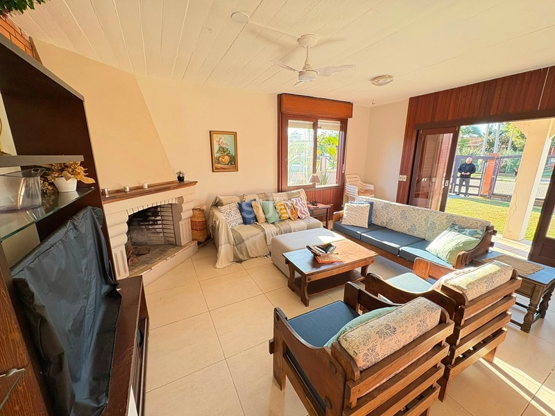 Excelente casa à poucos metros do mar no Centro de Xangri-Lá: 9ª foto da galeria de imagens do imóvel