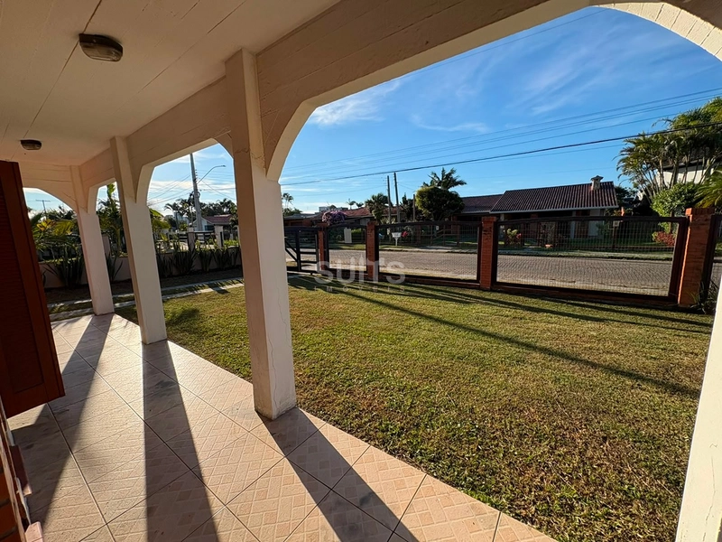 Excelente casa à poucos metros do mar no Centro de Xangri-Lá: 4ª foto da galeria de imagens do imóvel