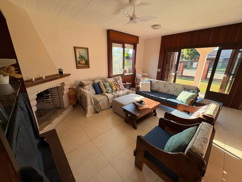 Excelente casa à poucos metros do mar no Centro de Xangri-Lá: 8ª foto da galeria de imagens do imóvel