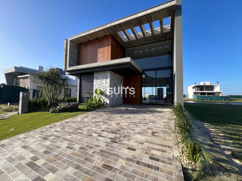 Excelente sobrado beira lago no condomínio Zen: 1ª foto da galeria de imagens do imóvel