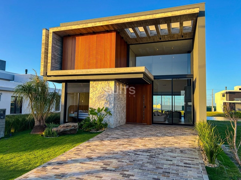 Excelente sobrado beira lago no condomínio Zen: 2ª foto da galeria de imagens do imóvel