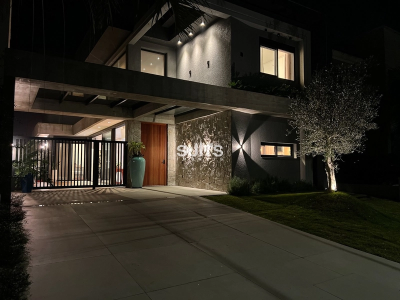 Excelente sobrando à venda no condomínio Condado em Capão da Canoa: 2ª foto da galeria de imagens do imóvel