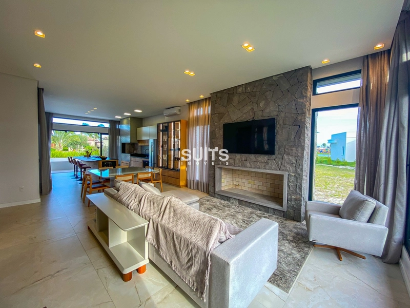 Excelente casa térrea à venda no condomínio Riviera em Xangri-lá: 3ª foto da galeria de imagens do imóvel