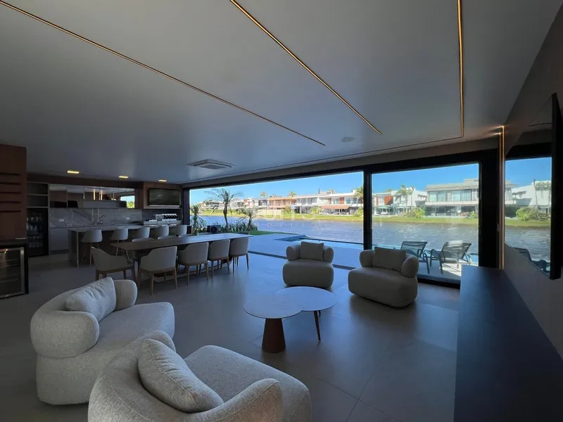 Mansão beira lago com padrão AAA no condomínio Enseada: 8ª foto da galeria de imagens do imóvel