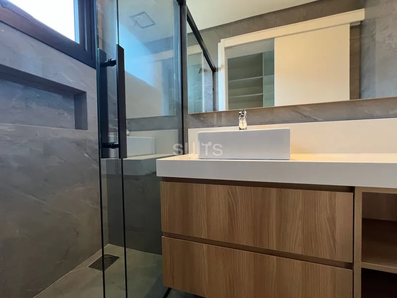 Mansão beira lago com padrão AAA no condomínio Enseada: 36ª foto da galeria de imagens do imóvel