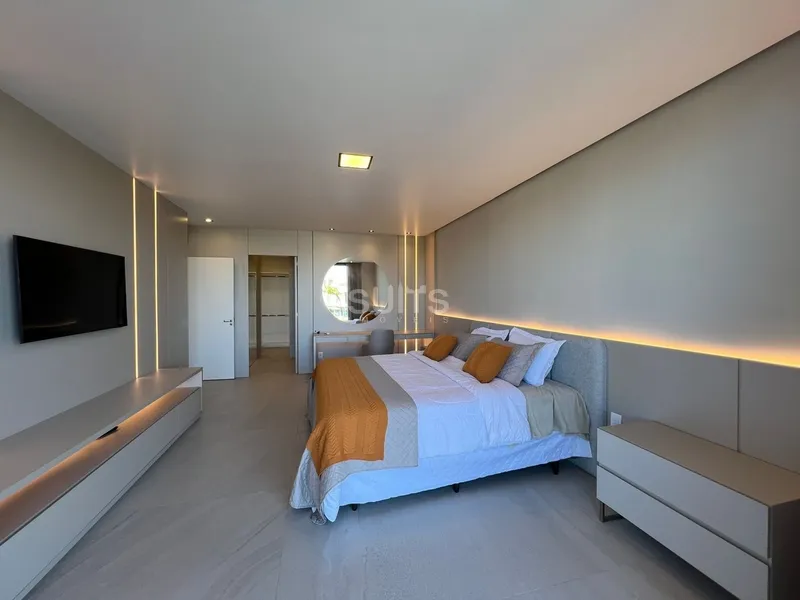 Mansão beira lago com padrão AAA no condomínio Enseada: 30ª foto da galeria de imagens do imóvel