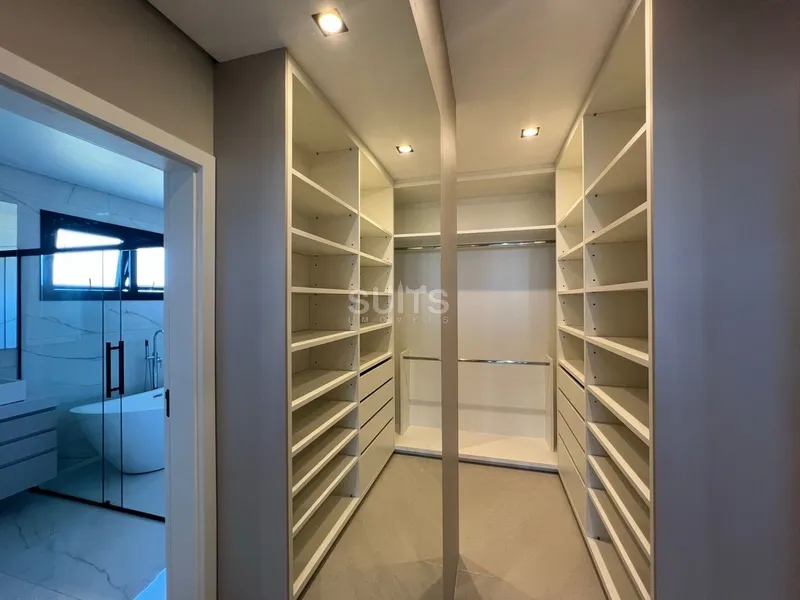 Mansão beira lago com padrão AAA no condomínio Enseada: 25ª foto da galeria de imagens do imóvel