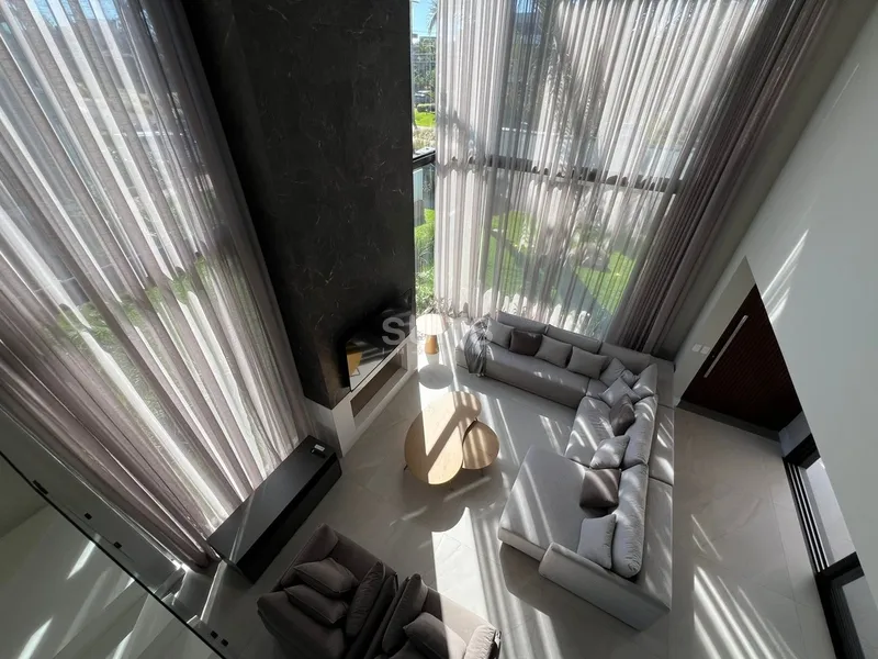 Mansão beira lago com padrão AAA no condomínio Enseada: 4ª foto da galeria de imagens do imóvel