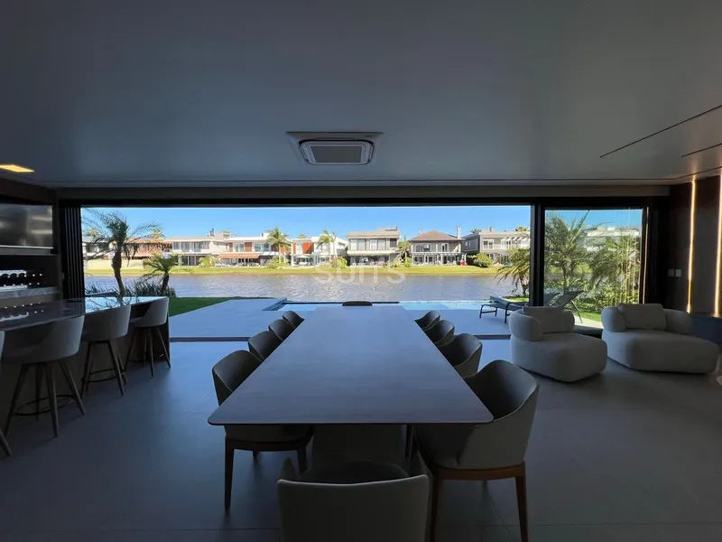 Mansão beira lago com padrão AAA no condomínio Enseada: 6ª foto da galeria de imagens do imóvel