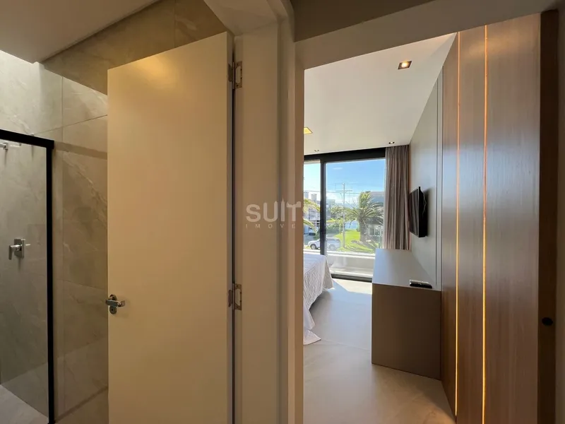 Mansão beira lago com padrão AAA no condomínio Enseada: 44ª foto da galeria de imagens do imóvel