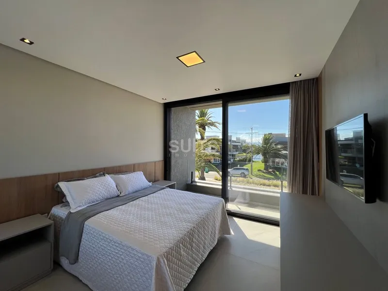 Mansão beira lago com padrão AAA no condomínio Enseada: 46ª foto da galeria de imagens do imóvel