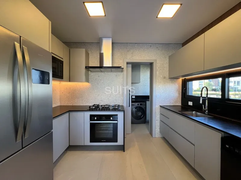 Mansão beira lago com padrão AAA no condomínio Enseada: 12ª foto da galeria de imagens do imóvel