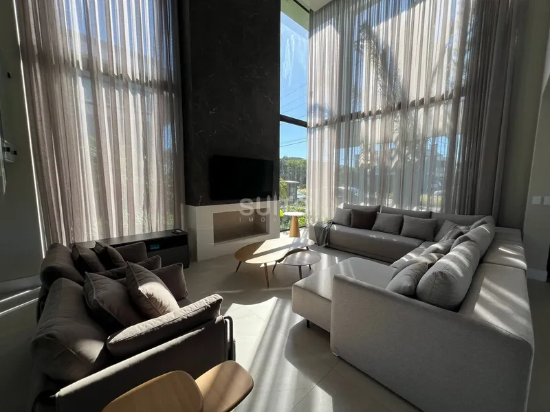 Mansão beira lago com padrão AAA no condomínio Enseada: 3ª foto da galeria de imagens do imóvel