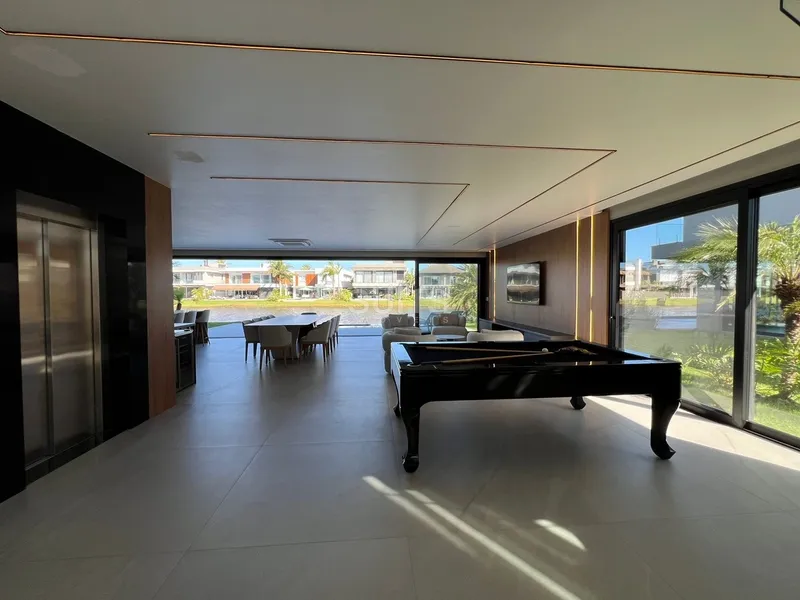 Mansão beira lago com padrão AAA no condomínio Enseada: 14ª foto da galeria de imagens do imóvel