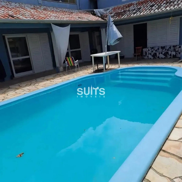 Casa constituída sobre 4 lotes, a poucos metros do mar!: 2ª foto da galeria de imagens do imóvel